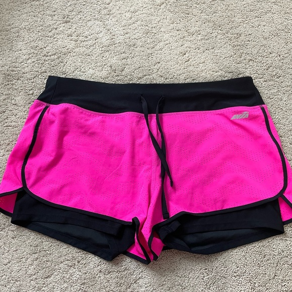 Woman’s avia shorts size L - Picture 1 of 3